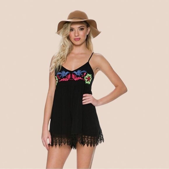 Tasi Malibu Erin Boho Embroidered Black Romper Size Small Festival Vacation - Picture 6 of 7